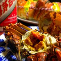 オヤジ特製『陽澄湖産ブランドの上海蟹♪ 絶品の蟹味噌を貴州茅台酒と合わせて喉を流します！』